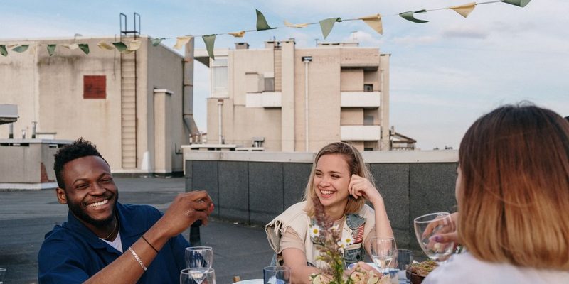 Meet Bisexual Singles over Brunch in Newport