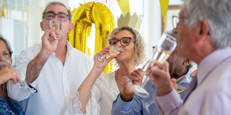 Meet Straight Singles over Drinks in Congleton