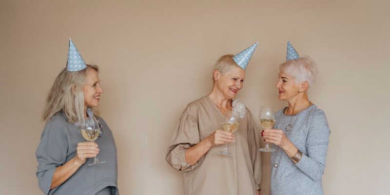 Meet New People over Drinks in Hamilton