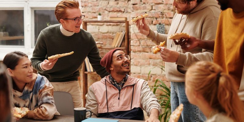 Meet Bisexual Singles over Lunch in Renfrew